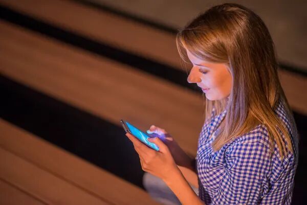 Lumière bleue faut-il s’en méfier 